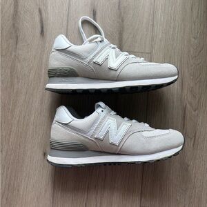 New Balance Women's Cream Sneakers